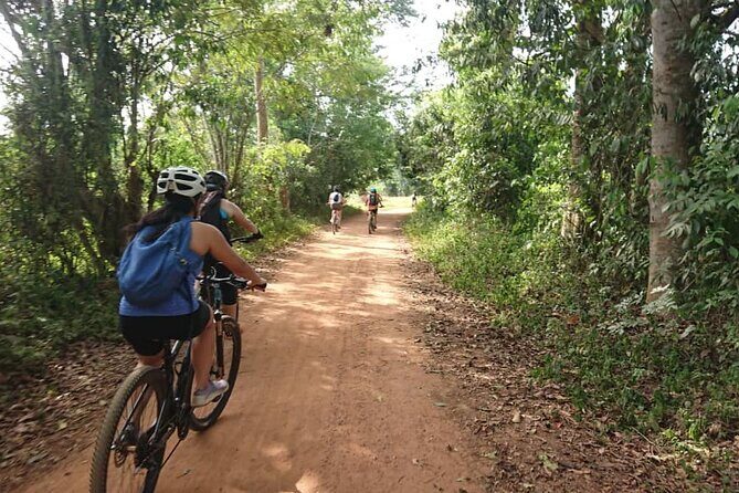 3 Hours Guided Cycling Tour Across Lake Victoria - Your guide matters: English explanations and real trail leadership
