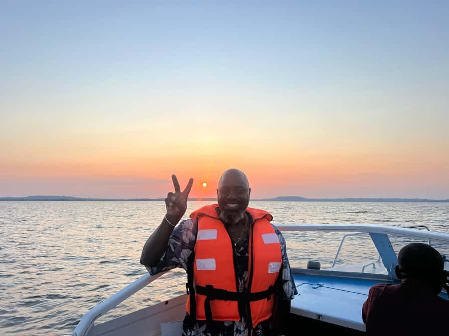 Entebbe: Equatar Line Tour & Victoria Lake Sunset Boat Ride - Getting to Nakiwogo and boarding: logistics that can make or break the day
