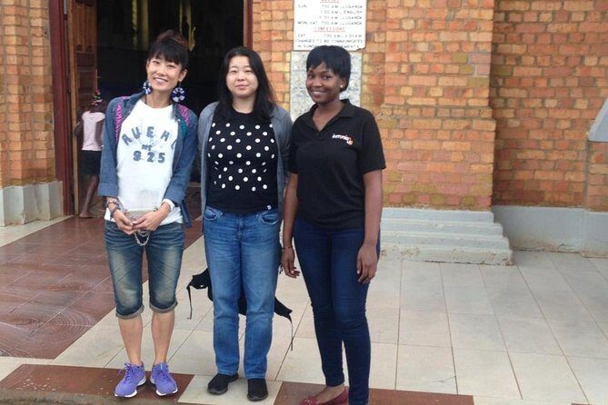 Entebbe Walking Tour (3 Hours) with Zoo and Botanical Gardens Options - Lake Victoria break: Botanical Gardens or a public beach