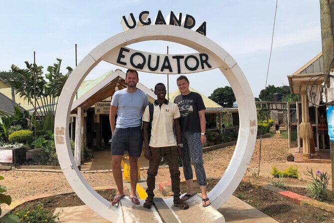 Equator Tour (Airpals Safaris tour) - Craft markets, souvenirs, and the water-and-compass moments