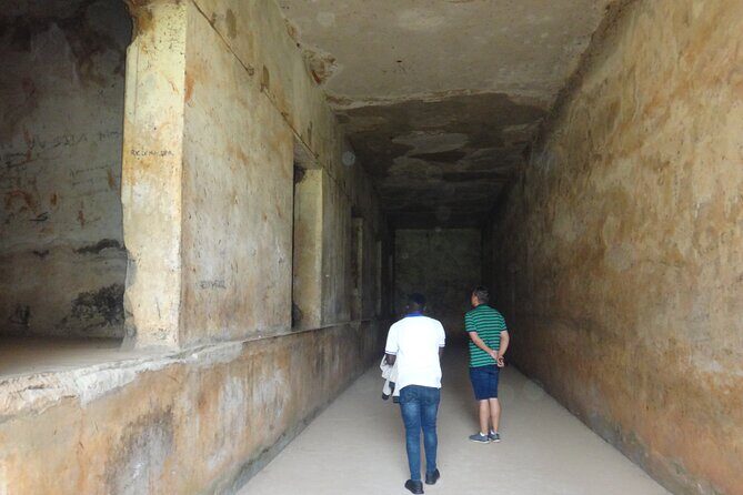 Kampala City Tour - Half Day - Kabaka’s Palace and the Royal Mile: Buganda power, close up