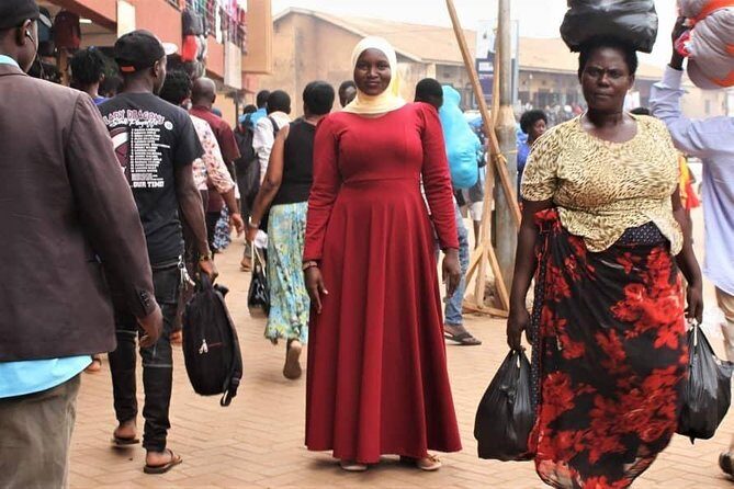 Kampala guided walking tour - Meeting at Uganda National Mosque (Gaddafi National Mosque) and getting the rules right