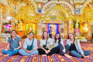 Kampala Walking City Tours (Women Guided) - Stop 1: Gaddafi (Uganda National) Mosque and what to notice