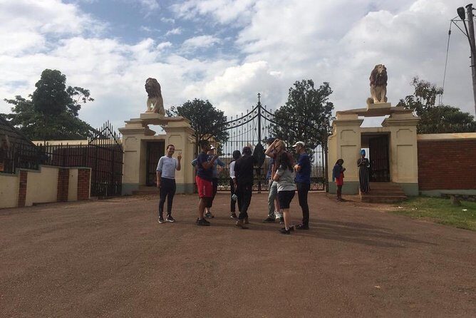 Kampala’s Best Experience walking tour - Kampala Old Taxi Park: routes, directions, and how people spot the right ride